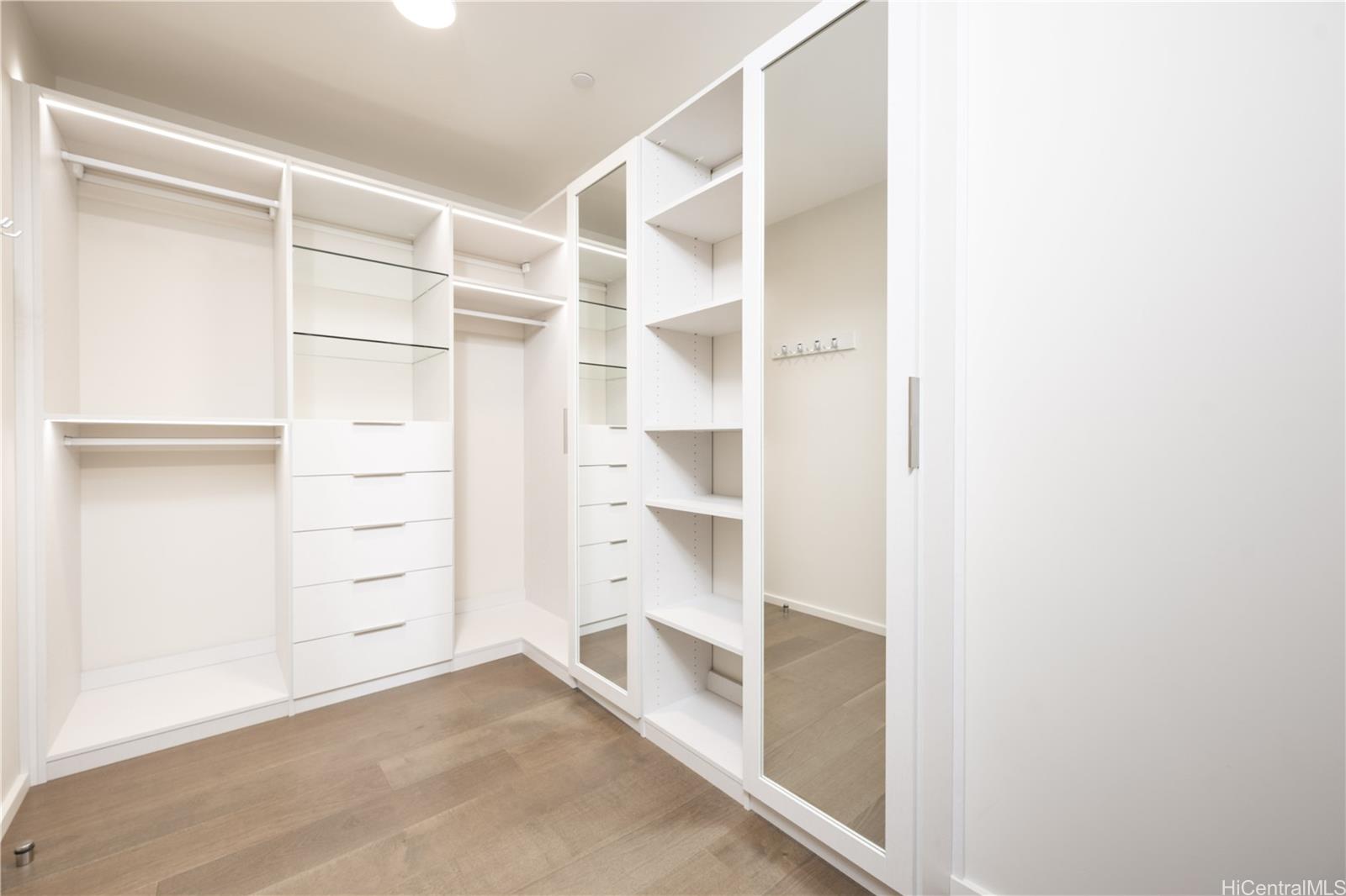 Park Lane condo # 8404, Honolulu, Hawaii - photo 17 of 18