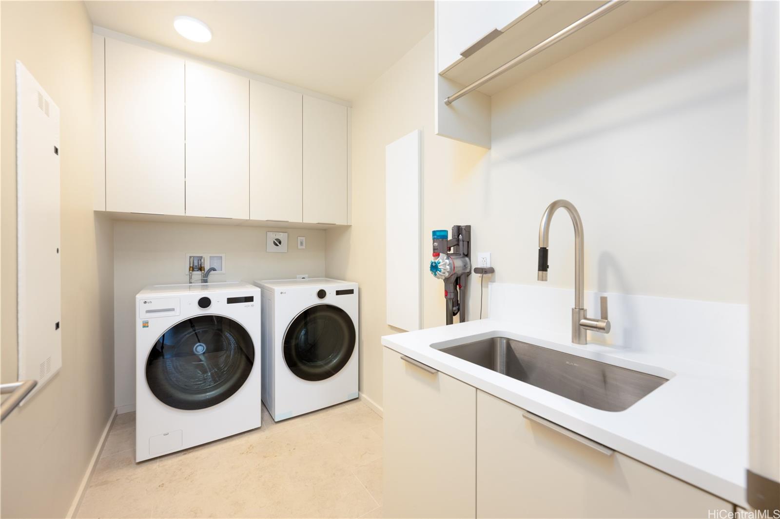 Park Lane condo # 8404, Honolulu, Hawaii - photo 18 of 18