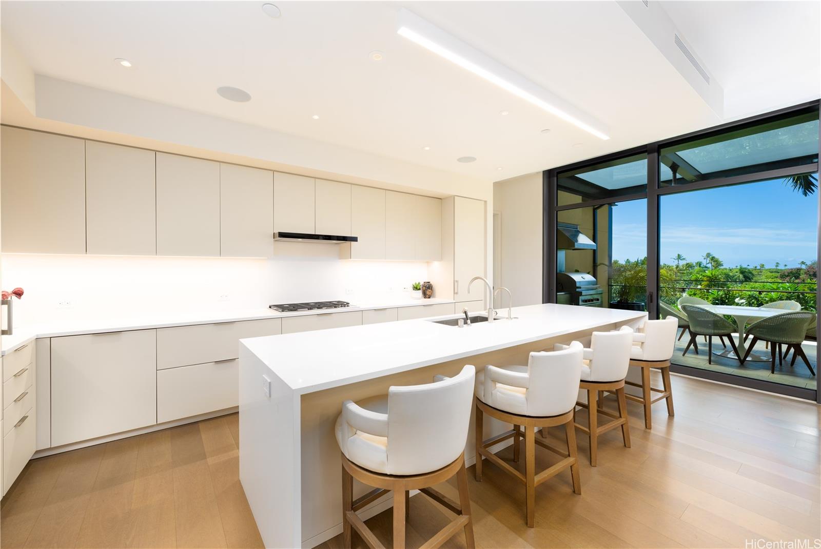 Park Lane condo # 8404, Honolulu, Hawaii - photo 7 of 18