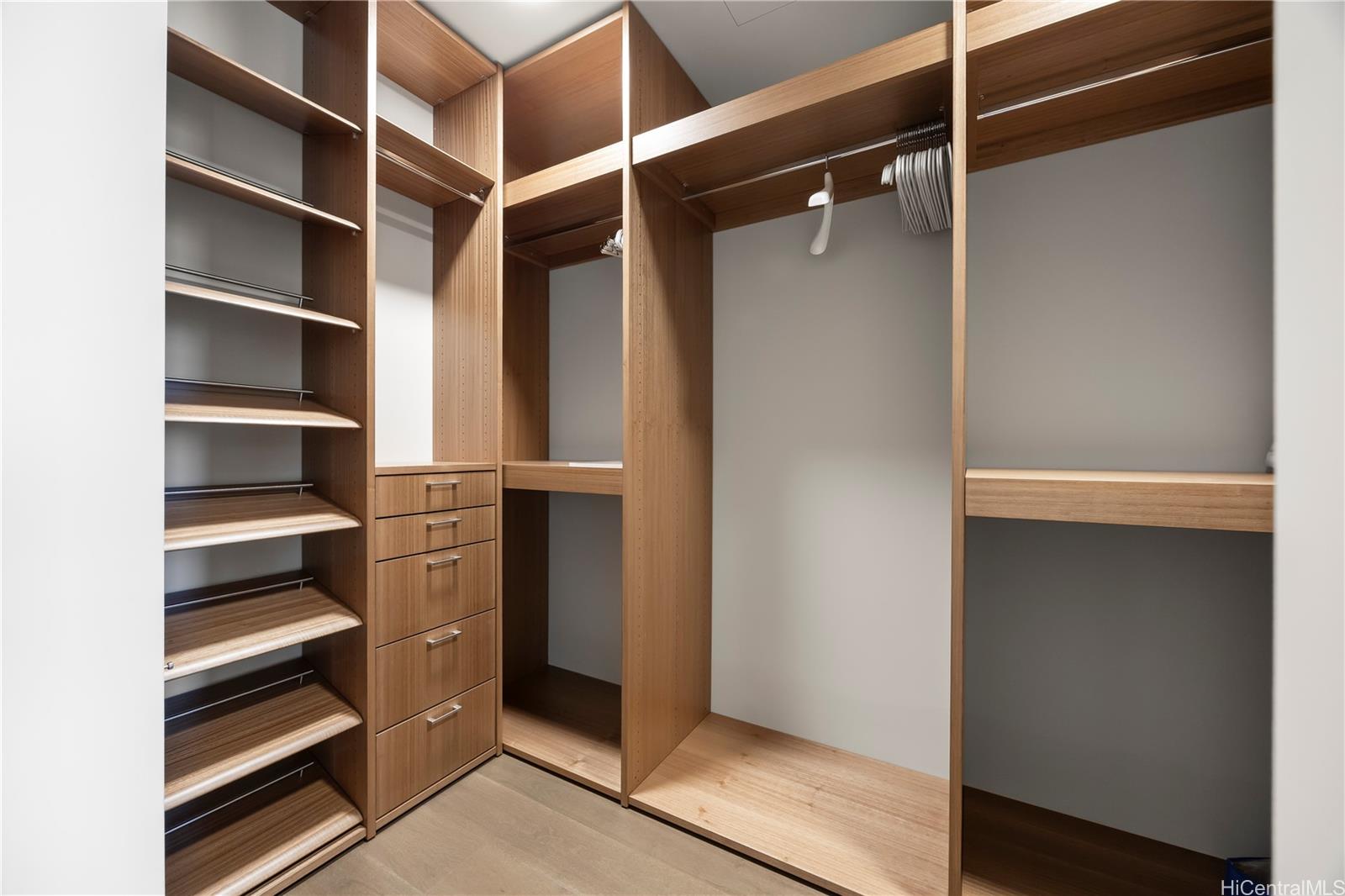 Park Lane condo # 8601, Honolulu, Hawaii - photo 15 of 25