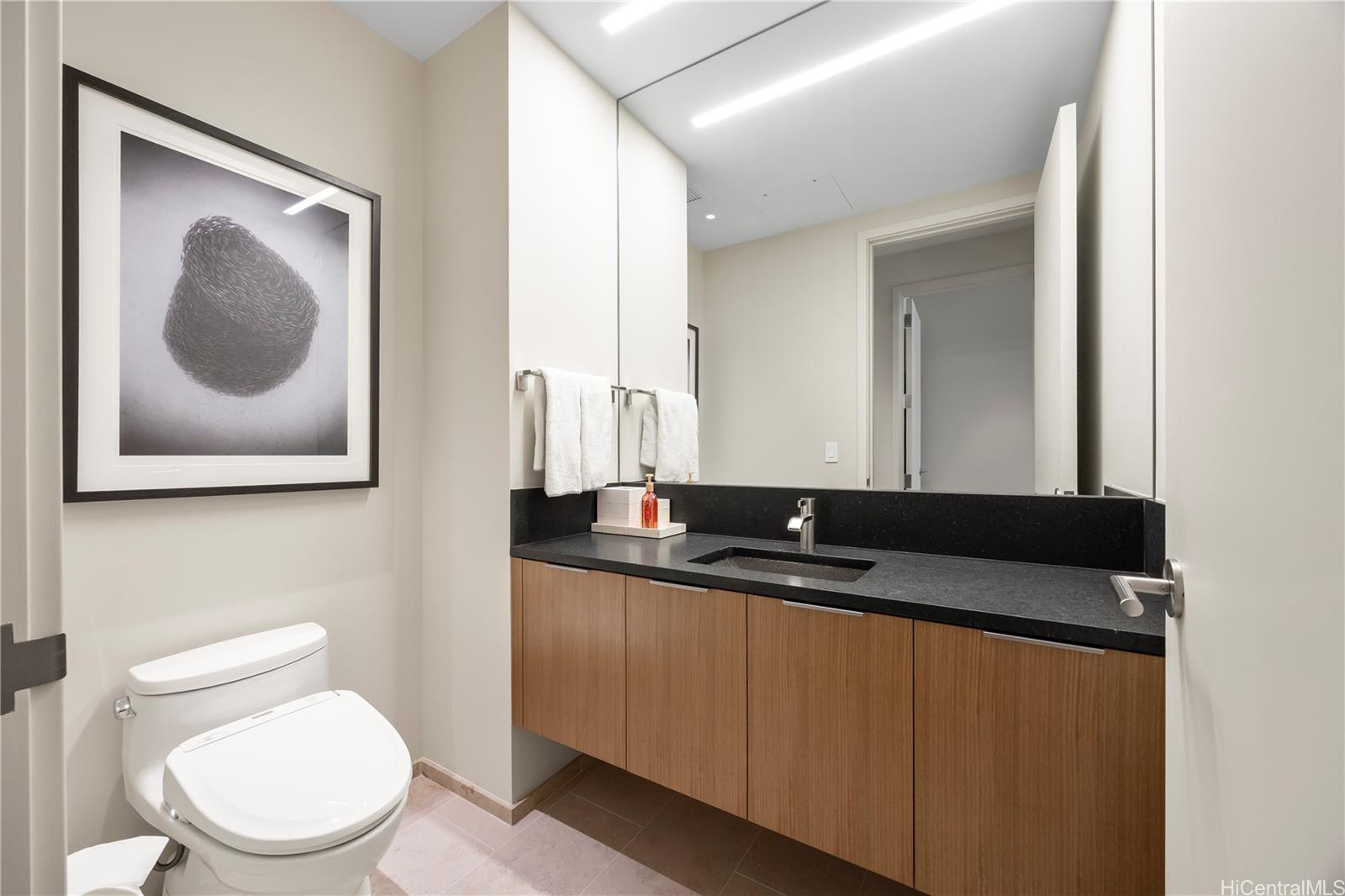 Park Lane condo # 8601, Honolulu, Hawaii - photo 20 of 25