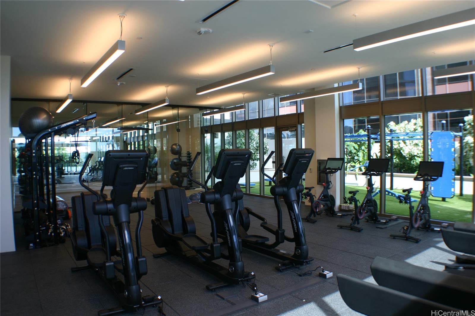 Sky Ala Moana West condo # 1009, Honolulu, Hawaii - photo 14 of 25