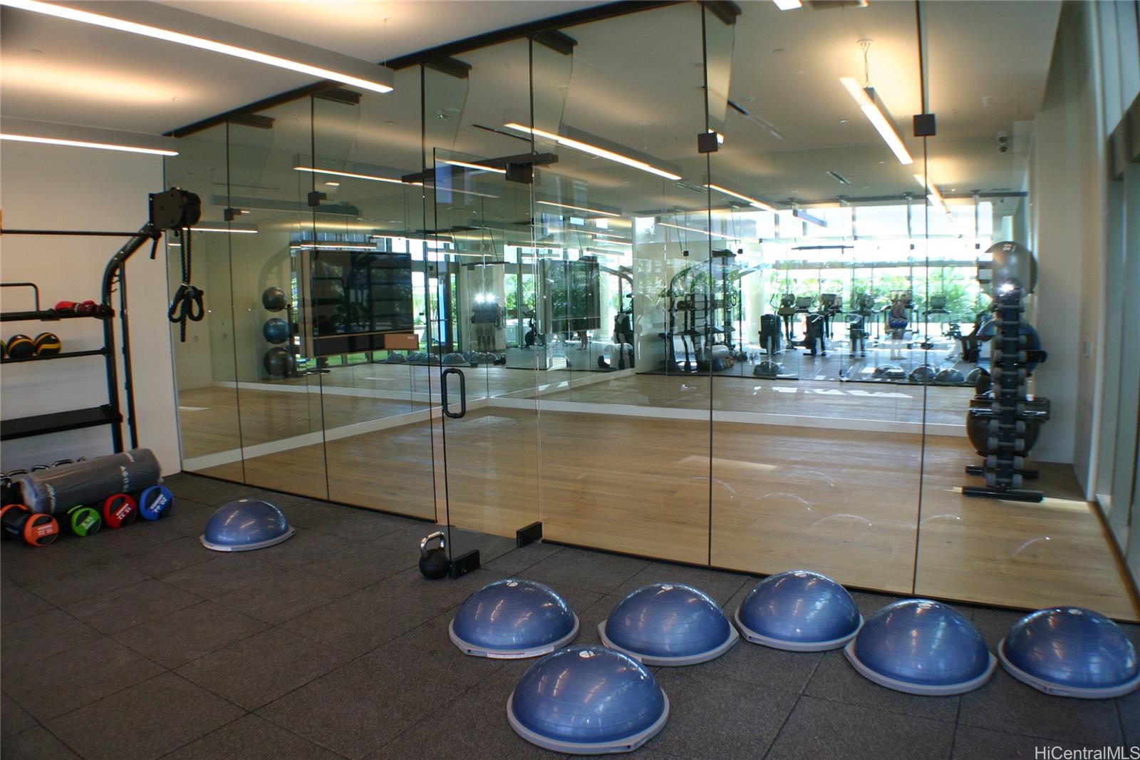 Sky Ala Moana West condo # 1009, Honolulu, Hawaii - photo 15 of 25