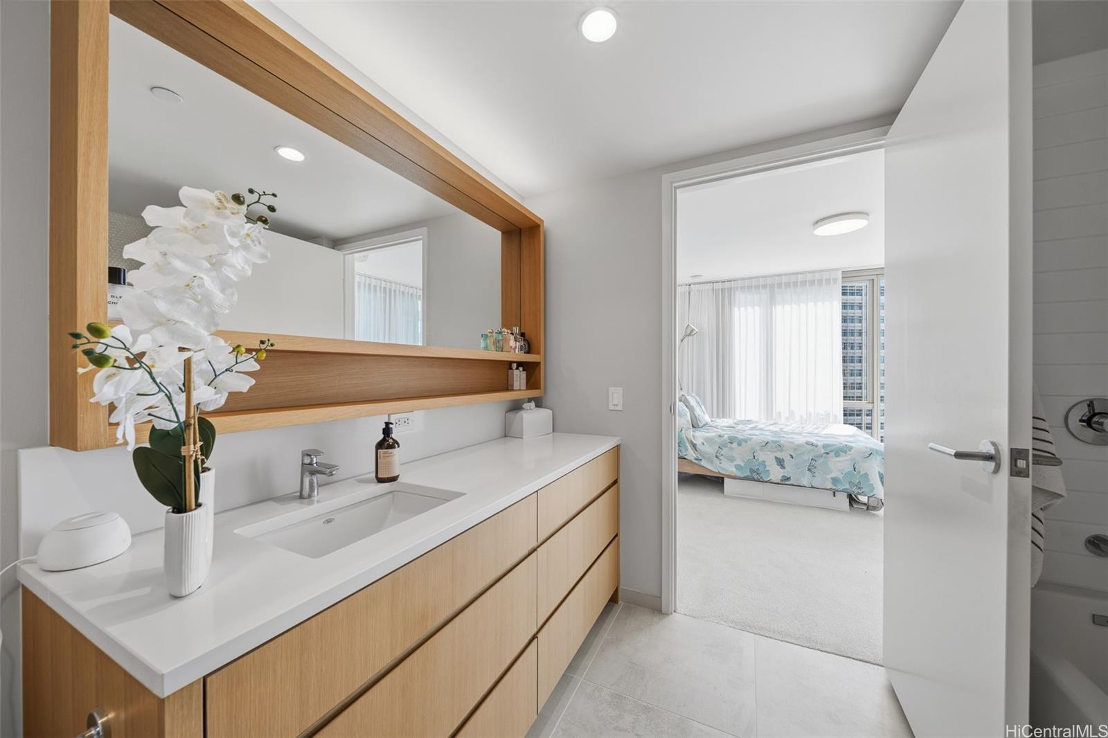 Sky Ala Moana West condo # 1801, Honolulu, Hawaii - photo 13 of 25