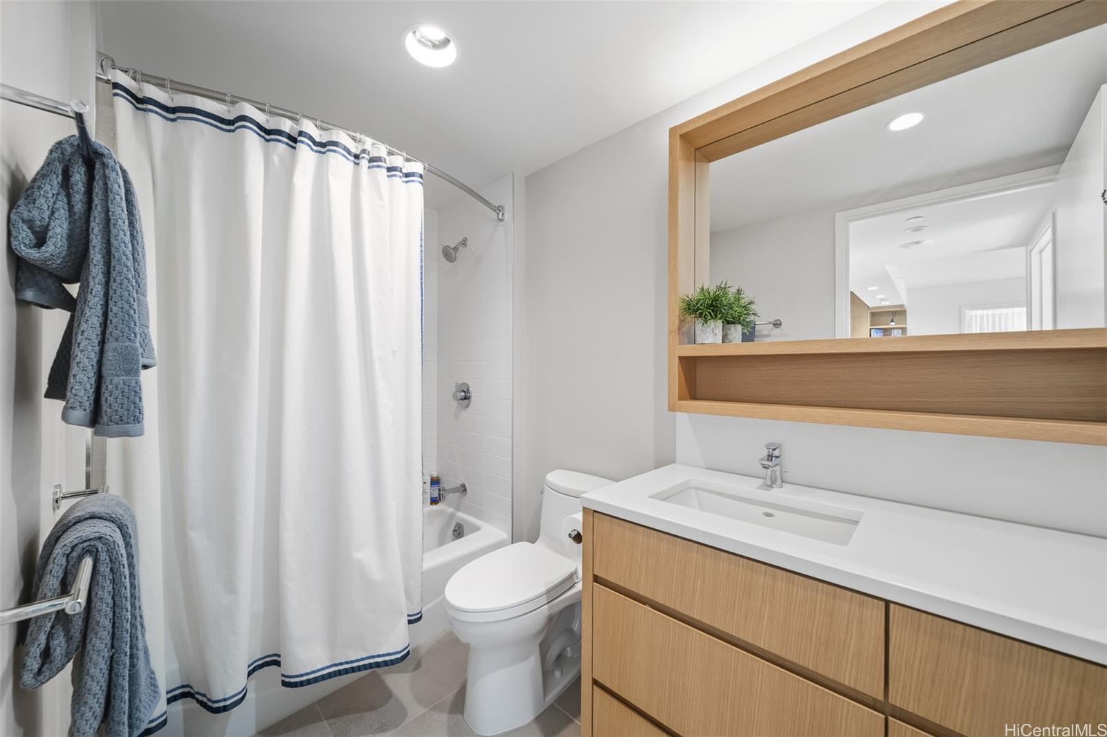 Sky Ala Moana West condo # 1801, Honolulu, Hawaii - photo 17 of 25