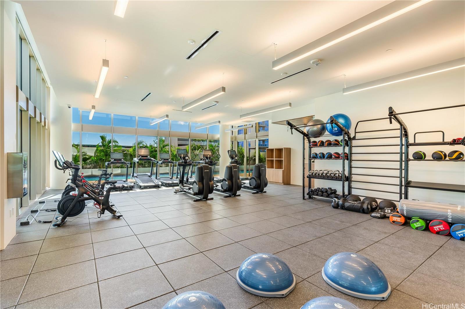 Sky Ala Moana West condo # 1807, Honolulu, Hawaii - photo 23 of 24