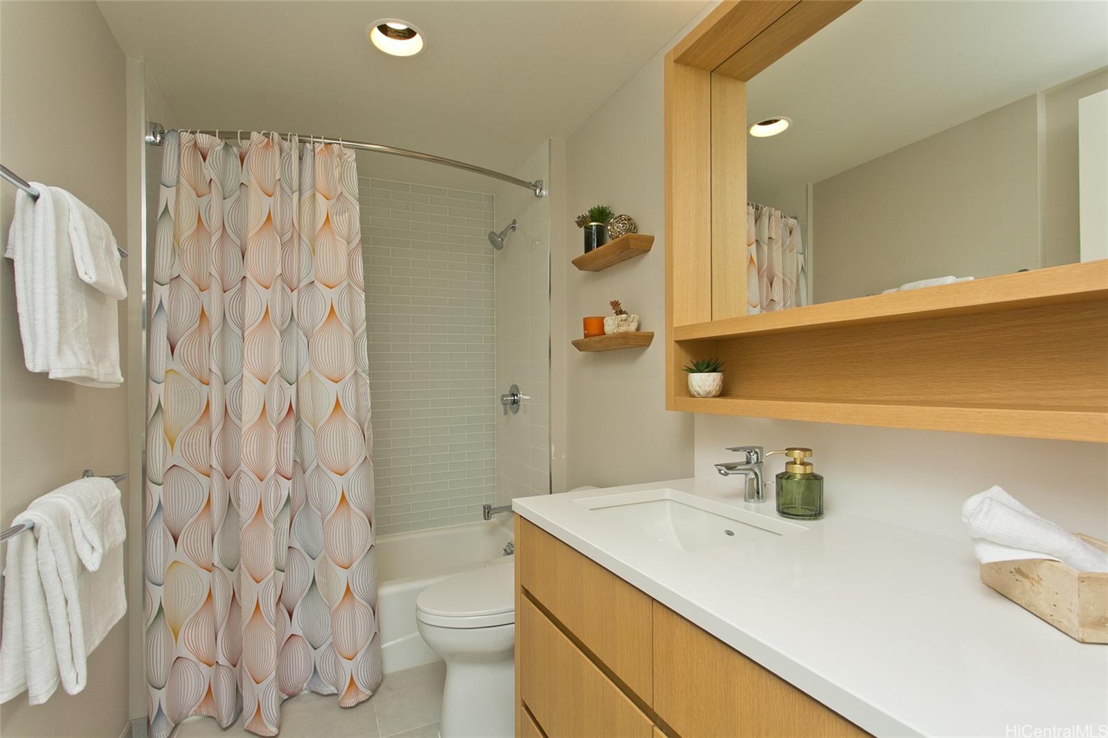 Sky Ala Moana West condo # 1810, Honolulu, Hawaii - photo 2 of 19