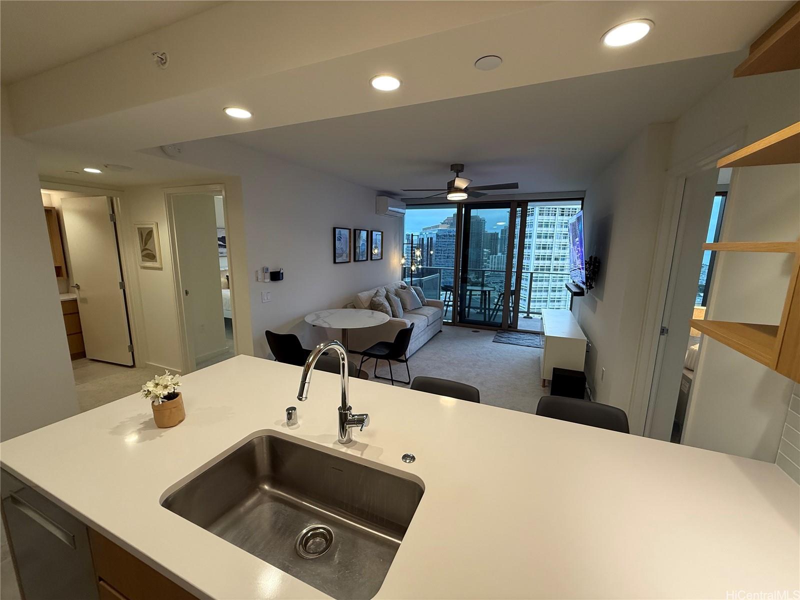 1388 Kapiolani Blvd Honolulu - Rental - photo 3 of 19