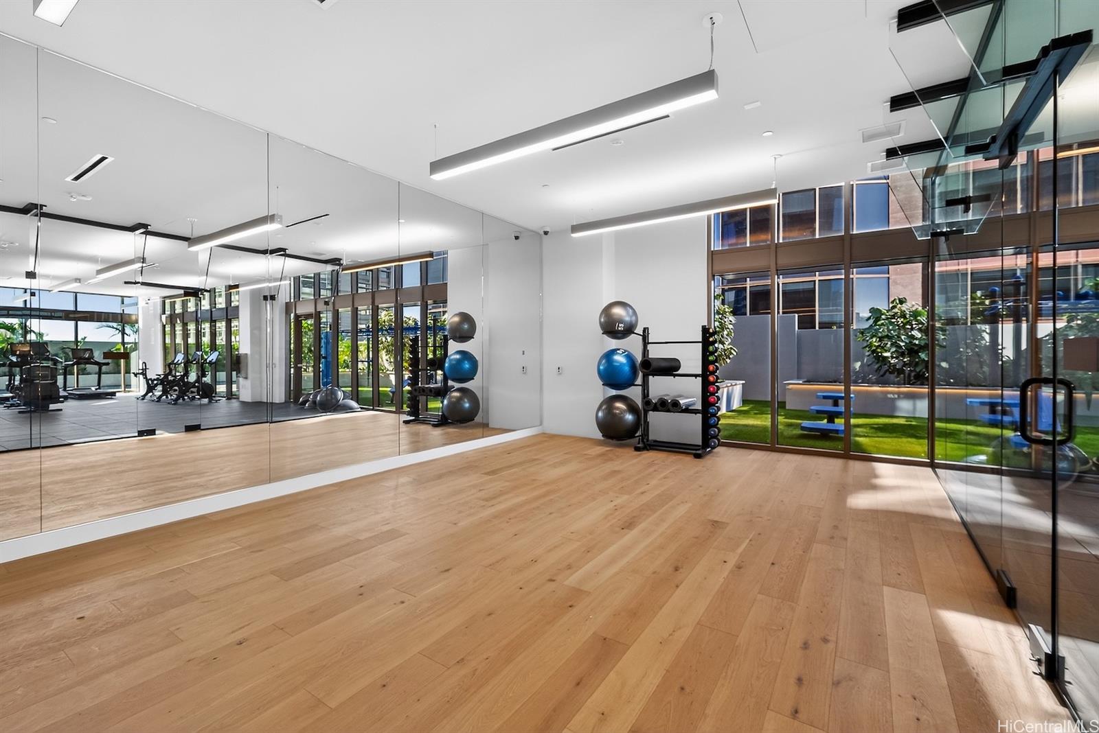 Sky Ala Moana West condo # 2507, Honolulu, Hawaii - photo 23 of 25