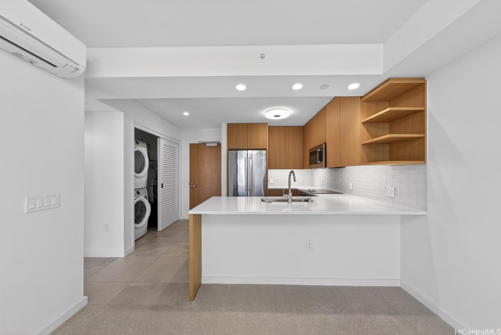 Sky Ala Moana West condo # 2507, Honolulu, Hawaii - photo 4 of 25