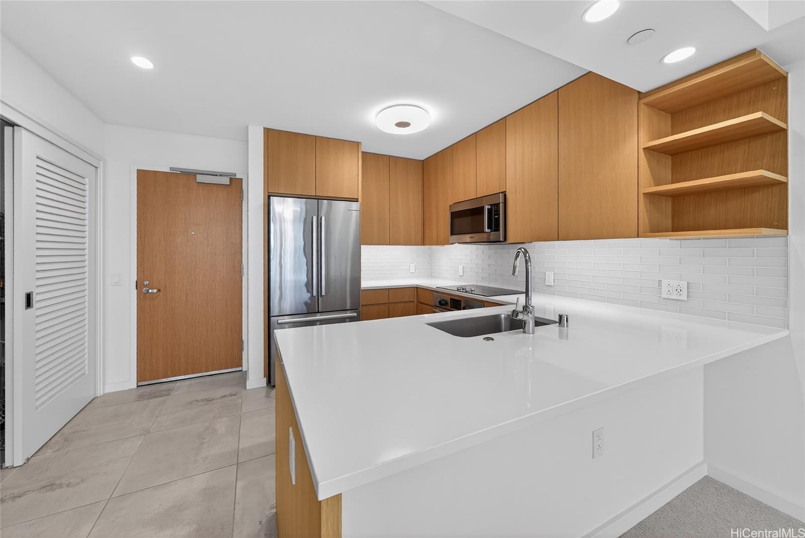 Sky Ala Moana West condo # 2507, Honolulu, Hawaii - photo 5 of 25