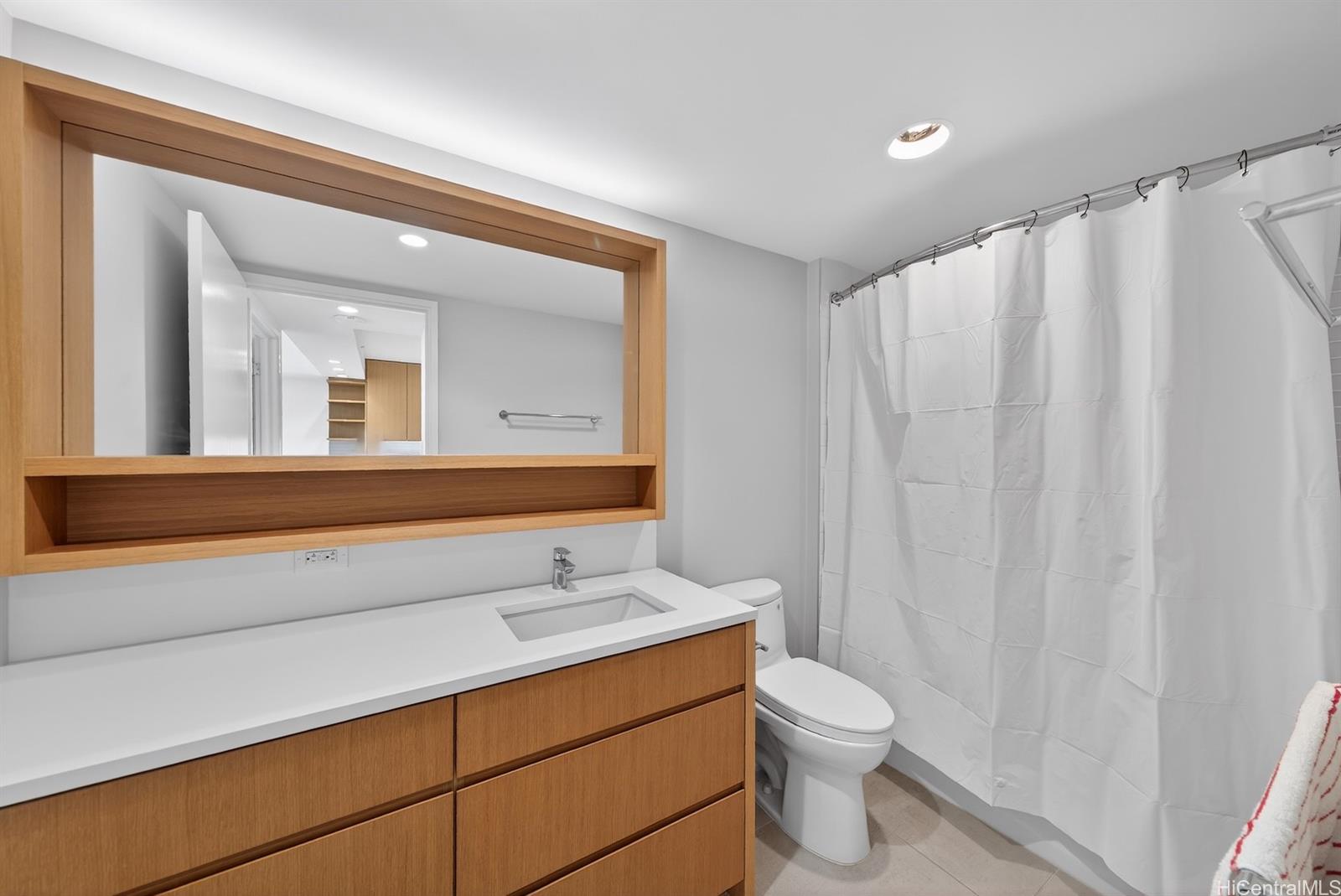 Sky Ala Moana West condo # 2507, Honolulu, Hawaii - photo 7 of 25