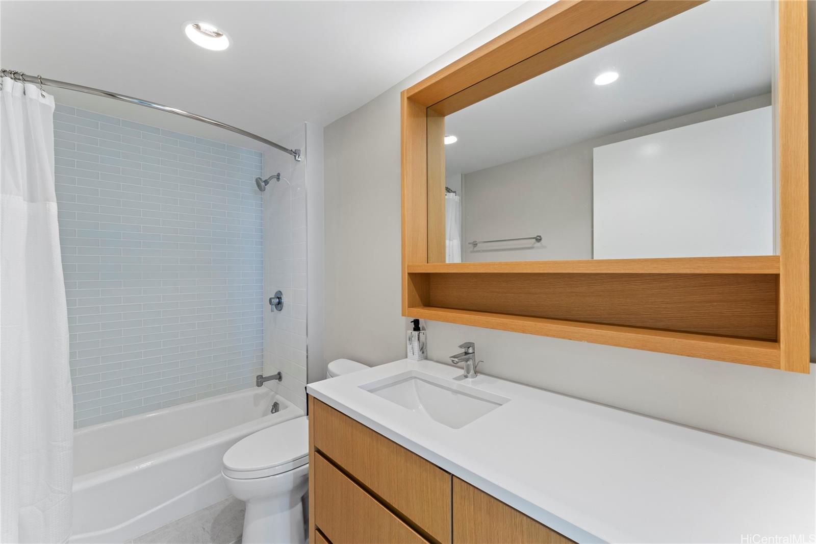 Sky Ala Moana West condo # 2802, Honolulu, Hawaii - photo 13 of 24