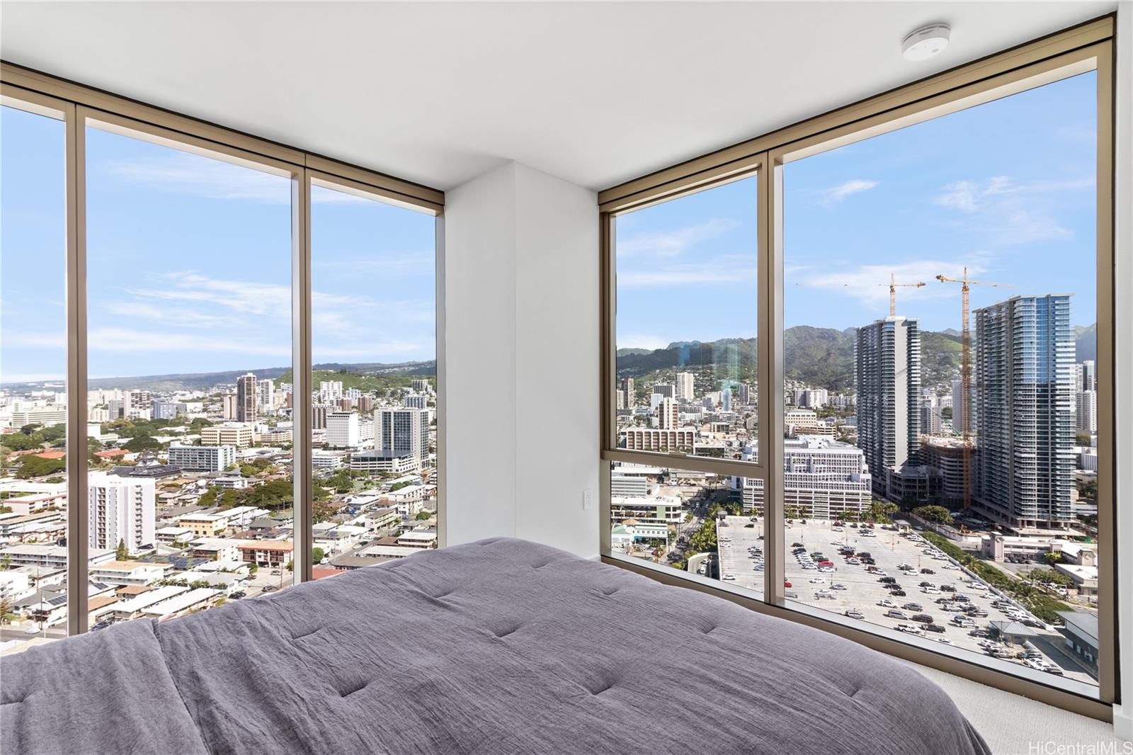 Sky Ala Moana West condo # 2811, Honolulu, Hawaii - photo 8 of 13