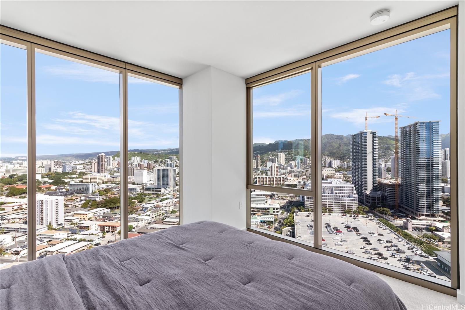 Sky Ala Moana West condo # 2811, Honolulu, Hawaii - photo 11 of 13