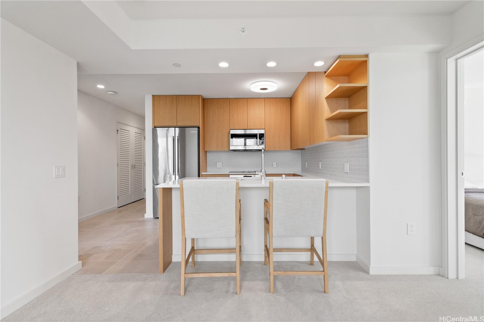 Sky Ala Moana West condo # 2811, Honolulu, Hawaii - photo 5 of 13