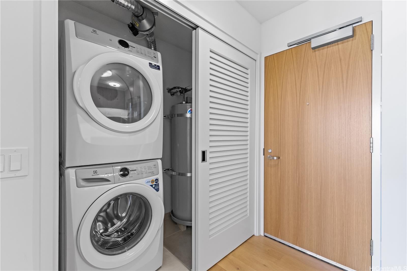 Sky Ala Moana West condo # 2903, Honolulu, Hawaii - photo 9 of 20