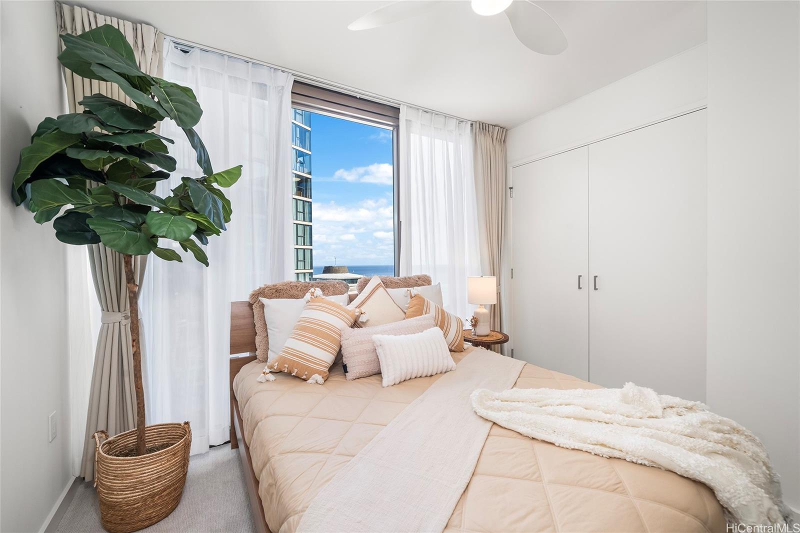 Sky Ala Moana West condo # 3309, Honolulu, Hawaii - photo 12 of 25