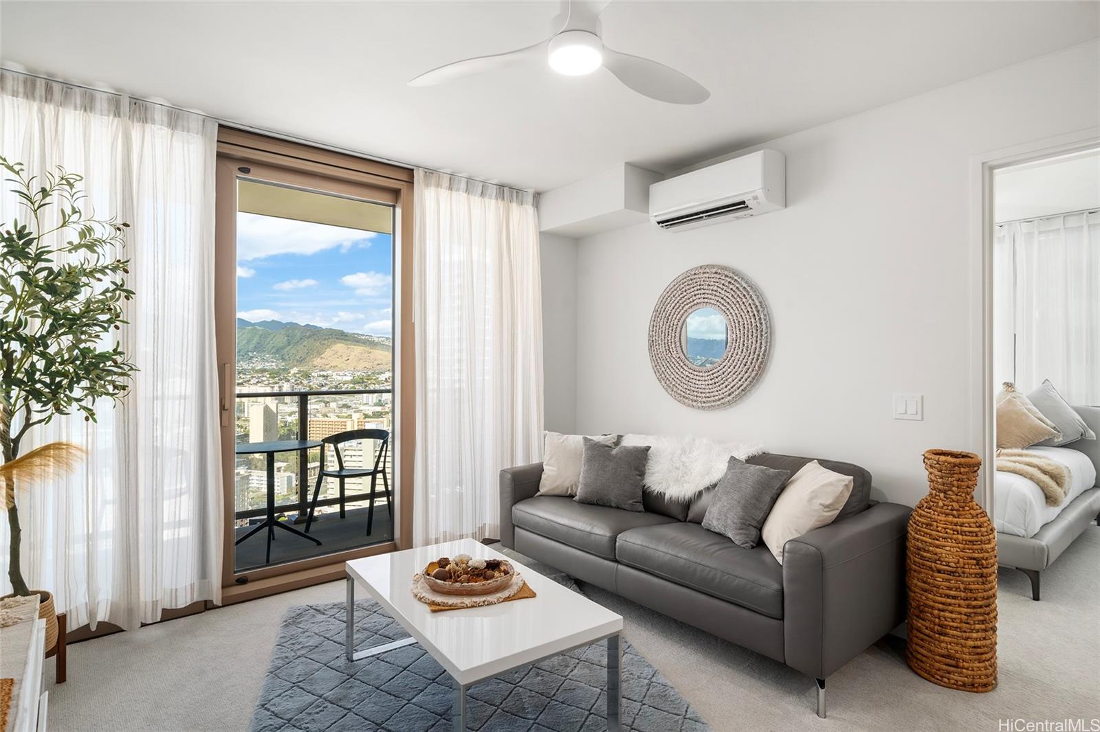 Sky Ala Moana West condo # 3309, Honolulu, Hawaii - photo 6 of 25