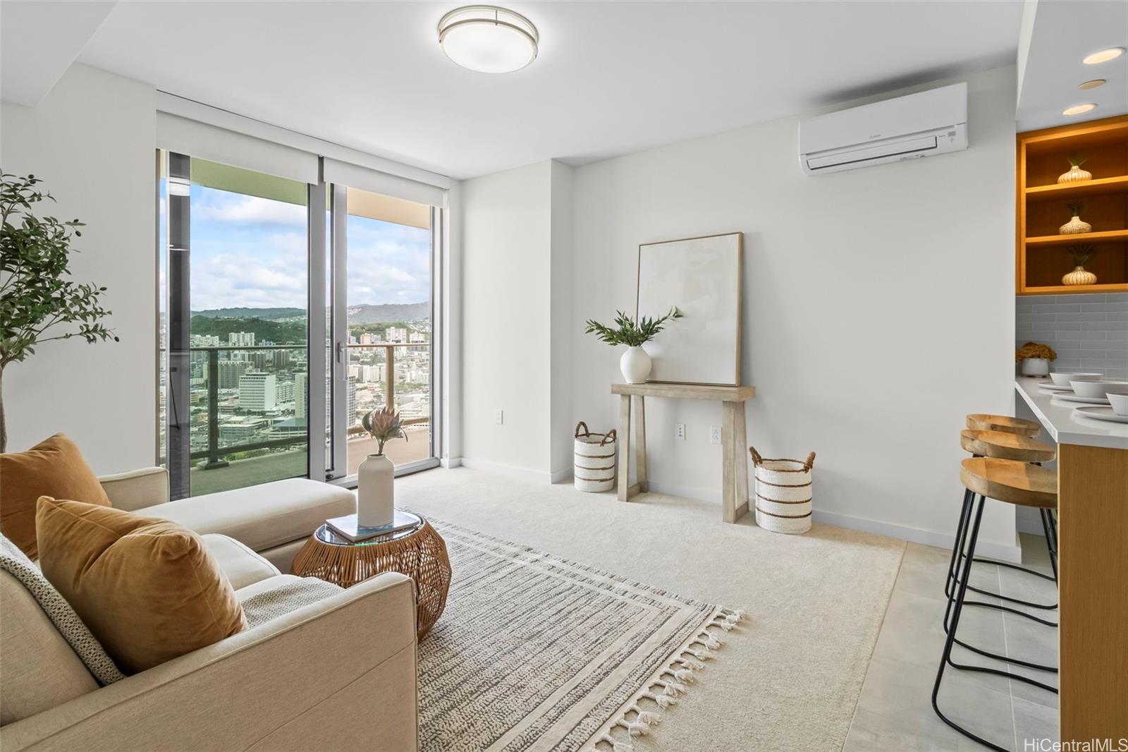 Sky Ala Moana West condo # 3410, Honolulu, Hawaii - photo 4 of 22