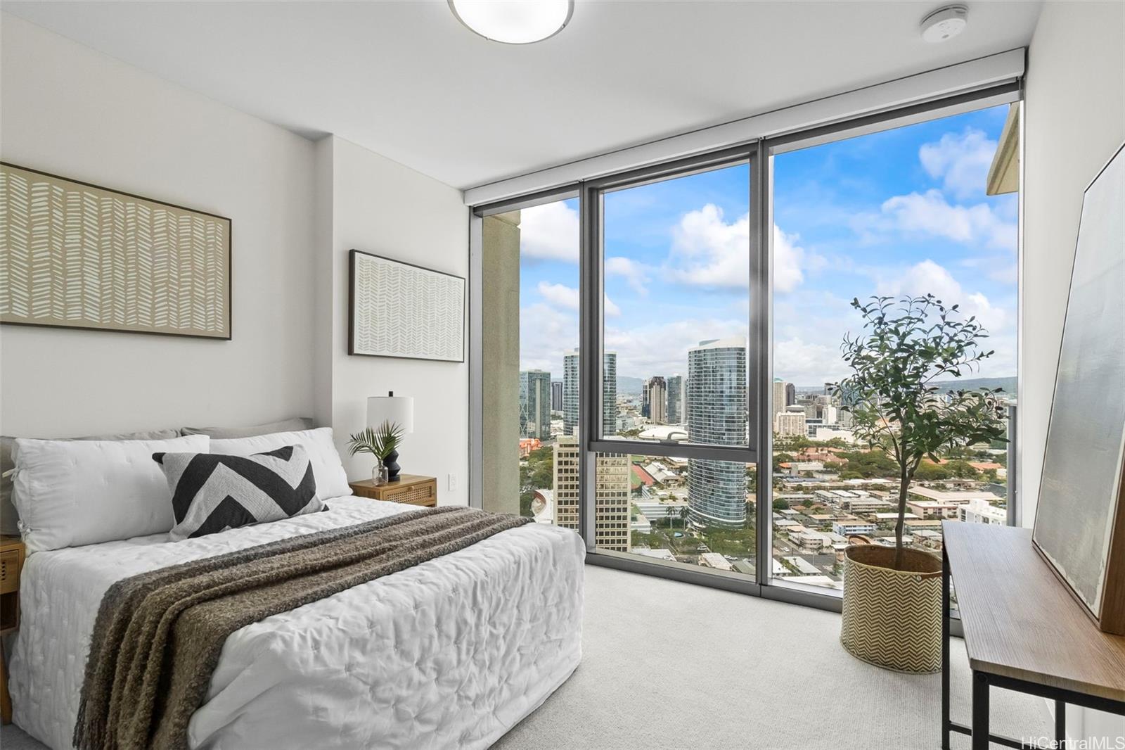 Sky Ala Moana West condo # 3410, Honolulu, Hawaii - photo 6 of 22