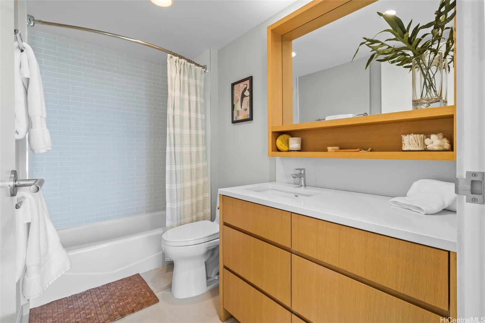 Sky Ala Moana West condo # 3410, Honolulu, Hawaii - photo 8 of 22