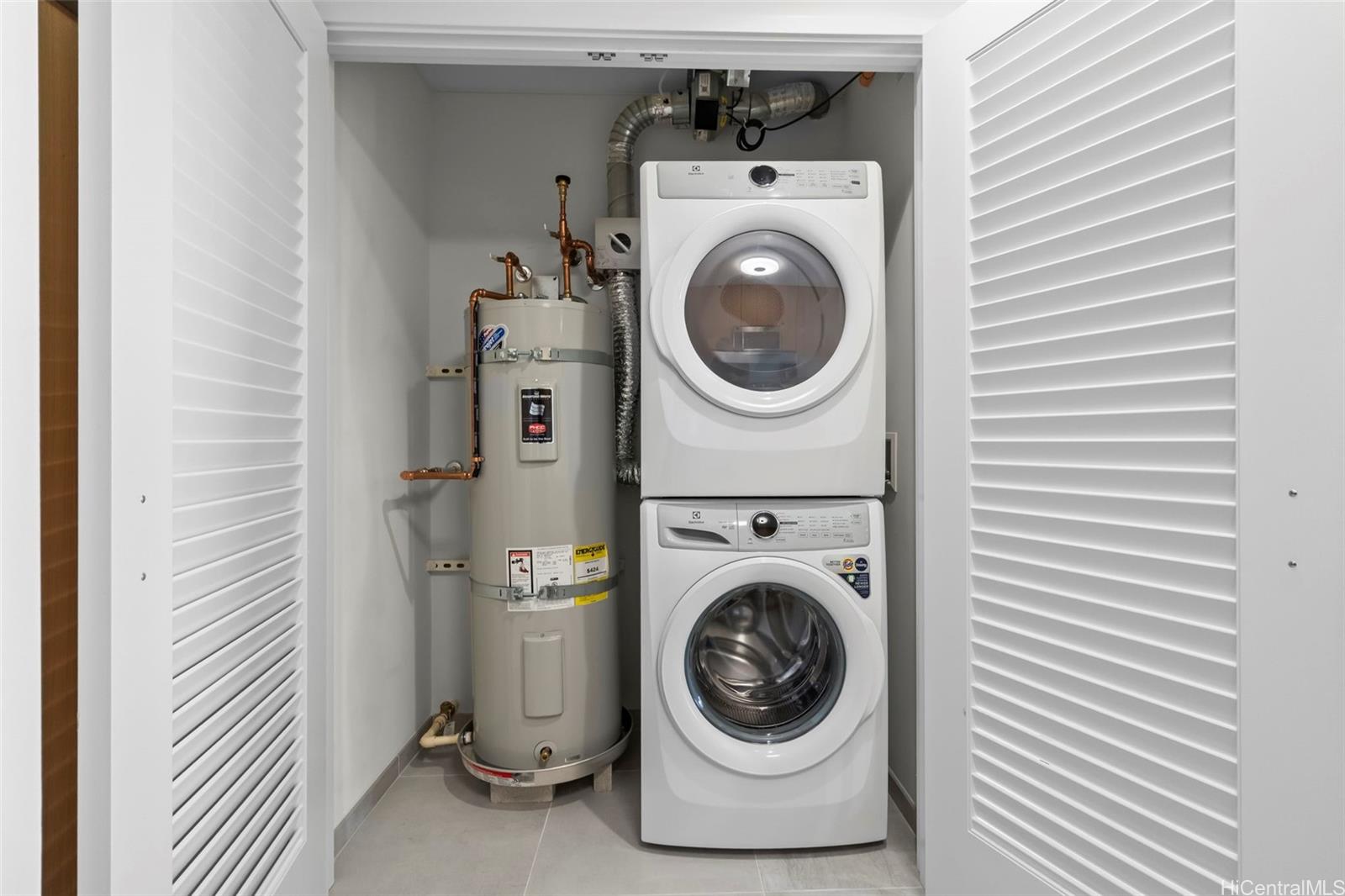 Sky Ala Moana West condo # 3410, Honolulu, Hawaii - photo 9 of 22