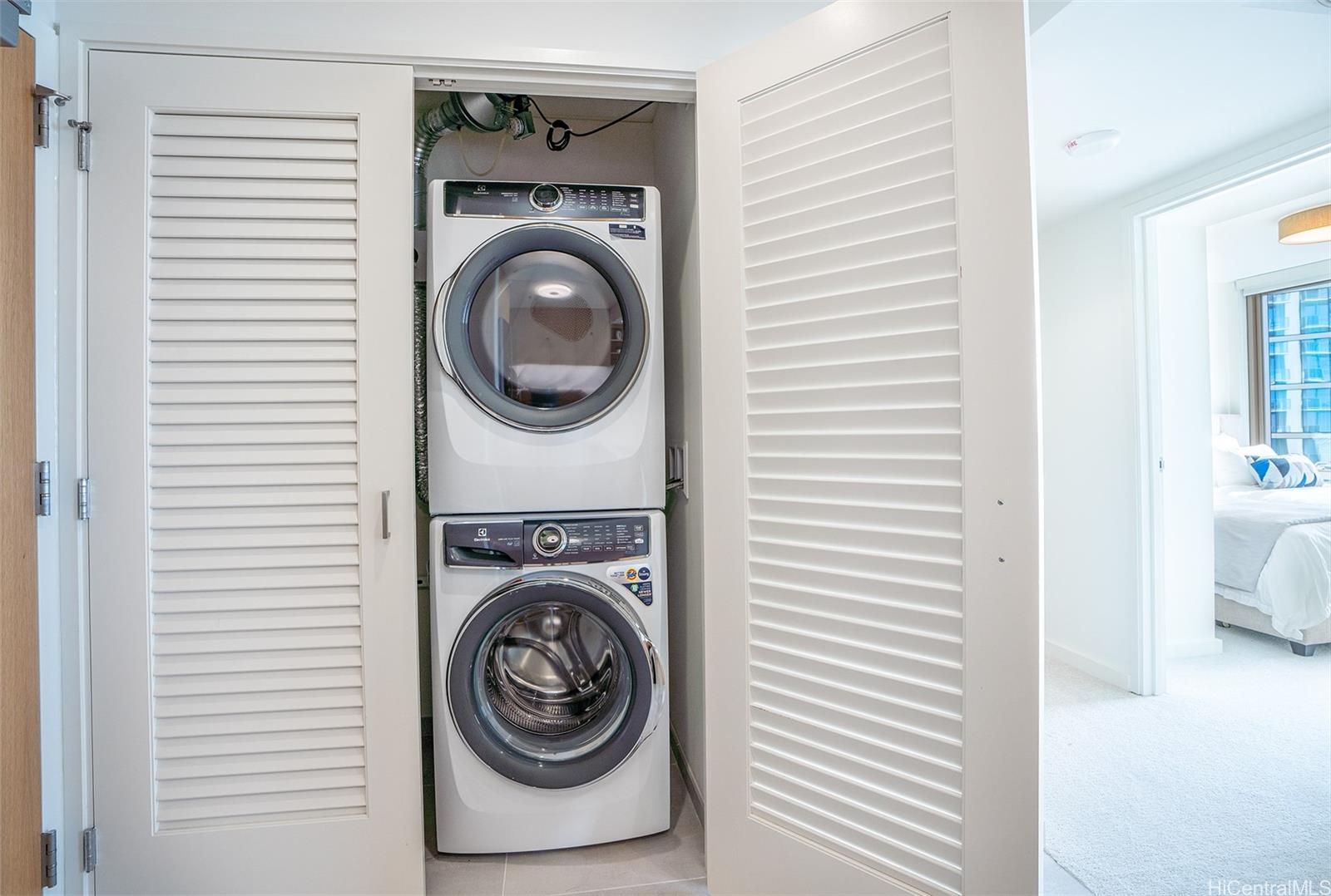 Sky Ala Moana West condo # 3501, Honolulu, Hawaii - photo 16 of 24