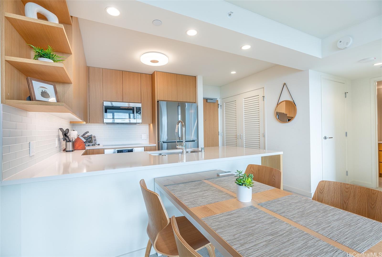 Sky Ala Moana West condo # 3501, Honolulu, Hawaii - photo 6 of 24