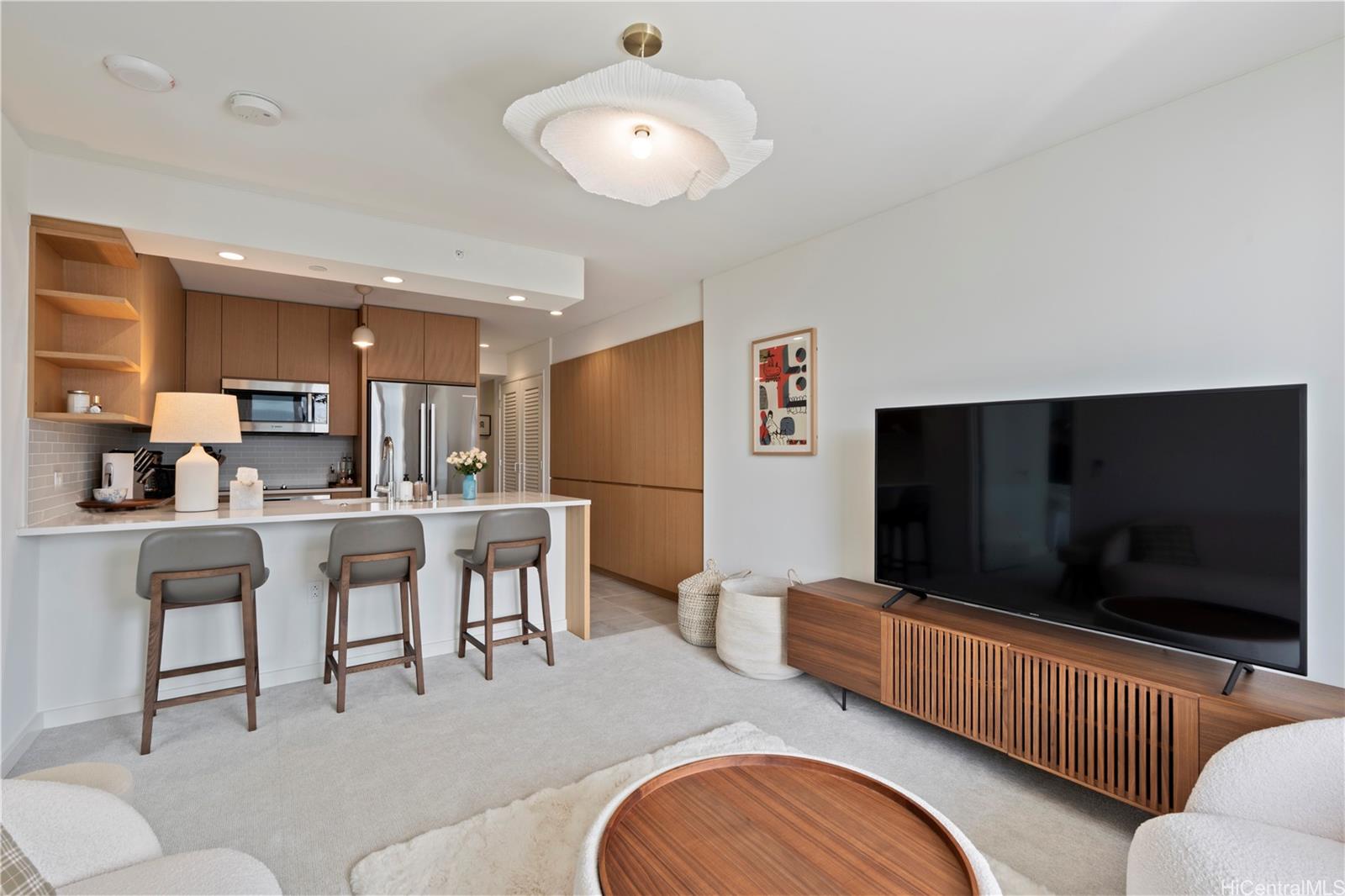 1388 Kapiolani Blvd Honolulu - Rental - photo 3 of 25