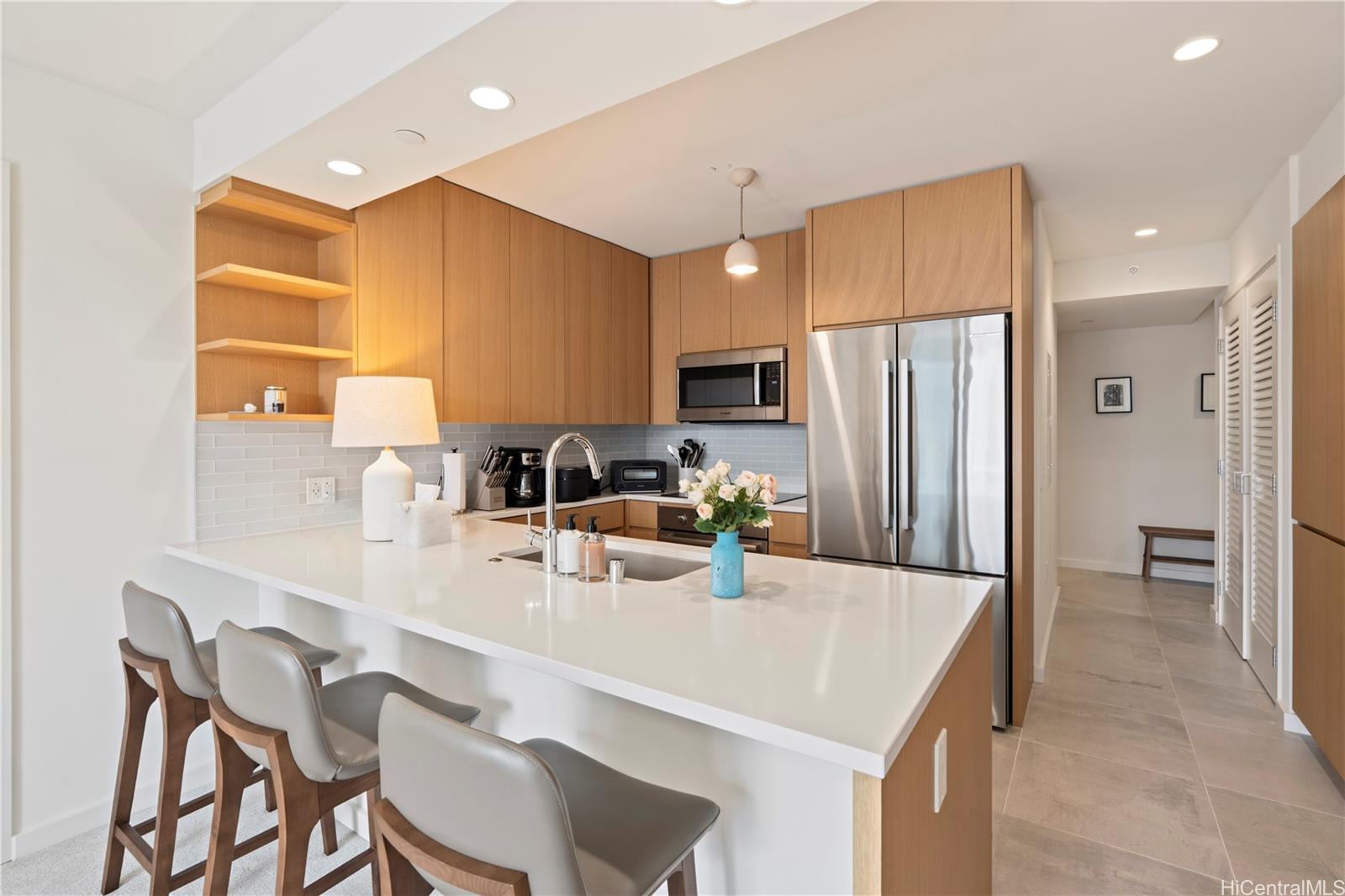 1388 Kapiolani Blvd Honolulu - Rental - photo 5 of 25