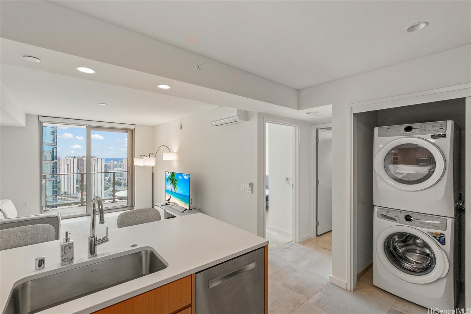 1388 KAPIOLANI Blvd Honolulu - Rental - photo 3 of 20