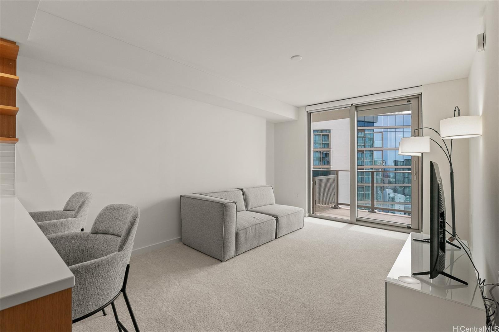 1388 KAPIOLANI Blvd Honolulu - Rental - photo 4 of 20