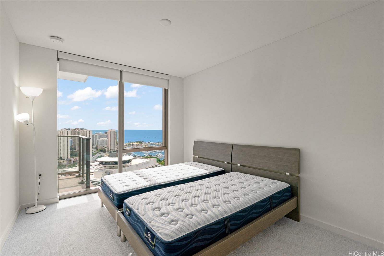 1388 KAPIOLANI Blvd Honolulu - Rental - photo 7 of 20