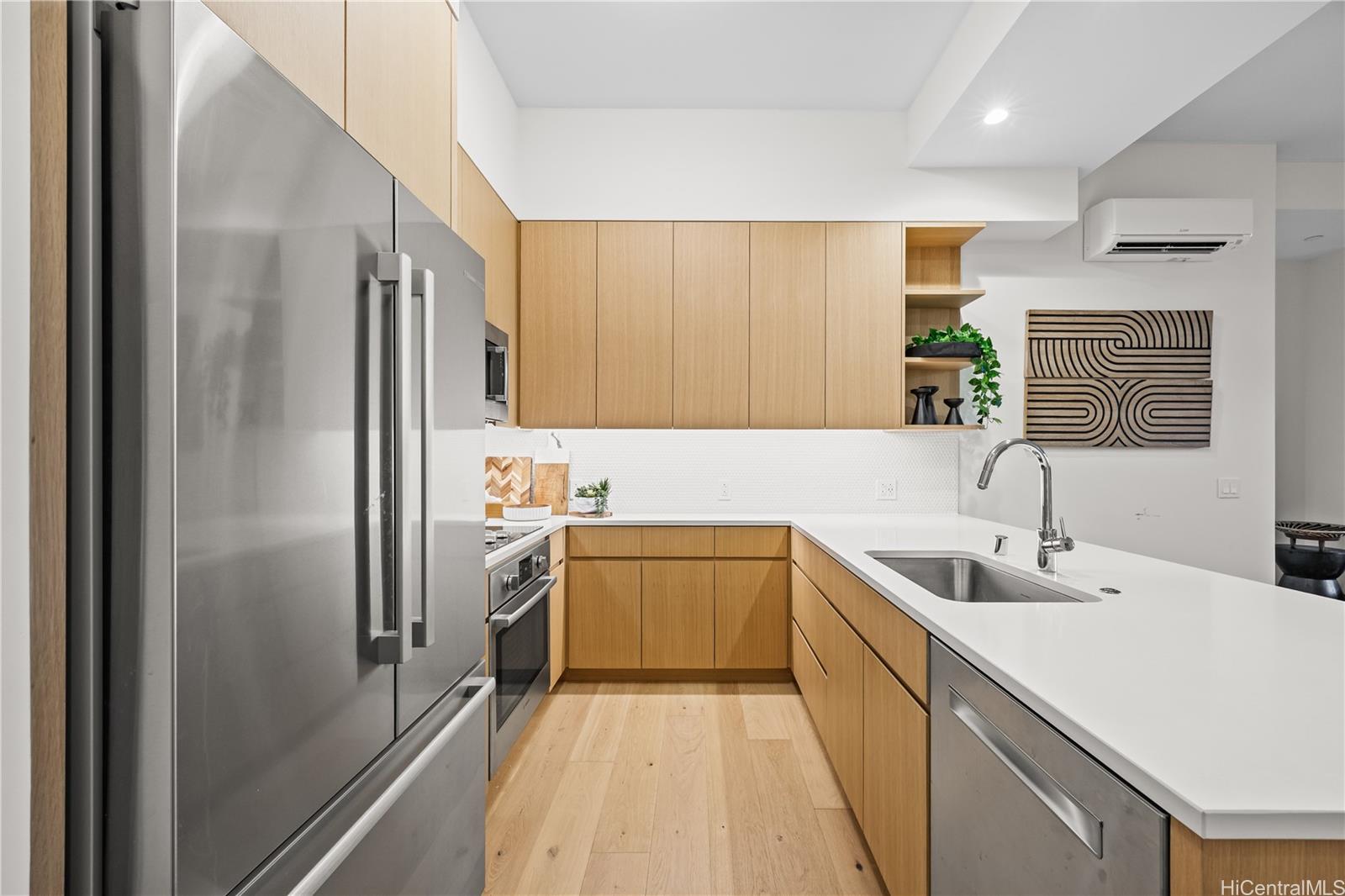 1388 Kapiolani Blvd Honolulu - Rental - photo 2 of 25