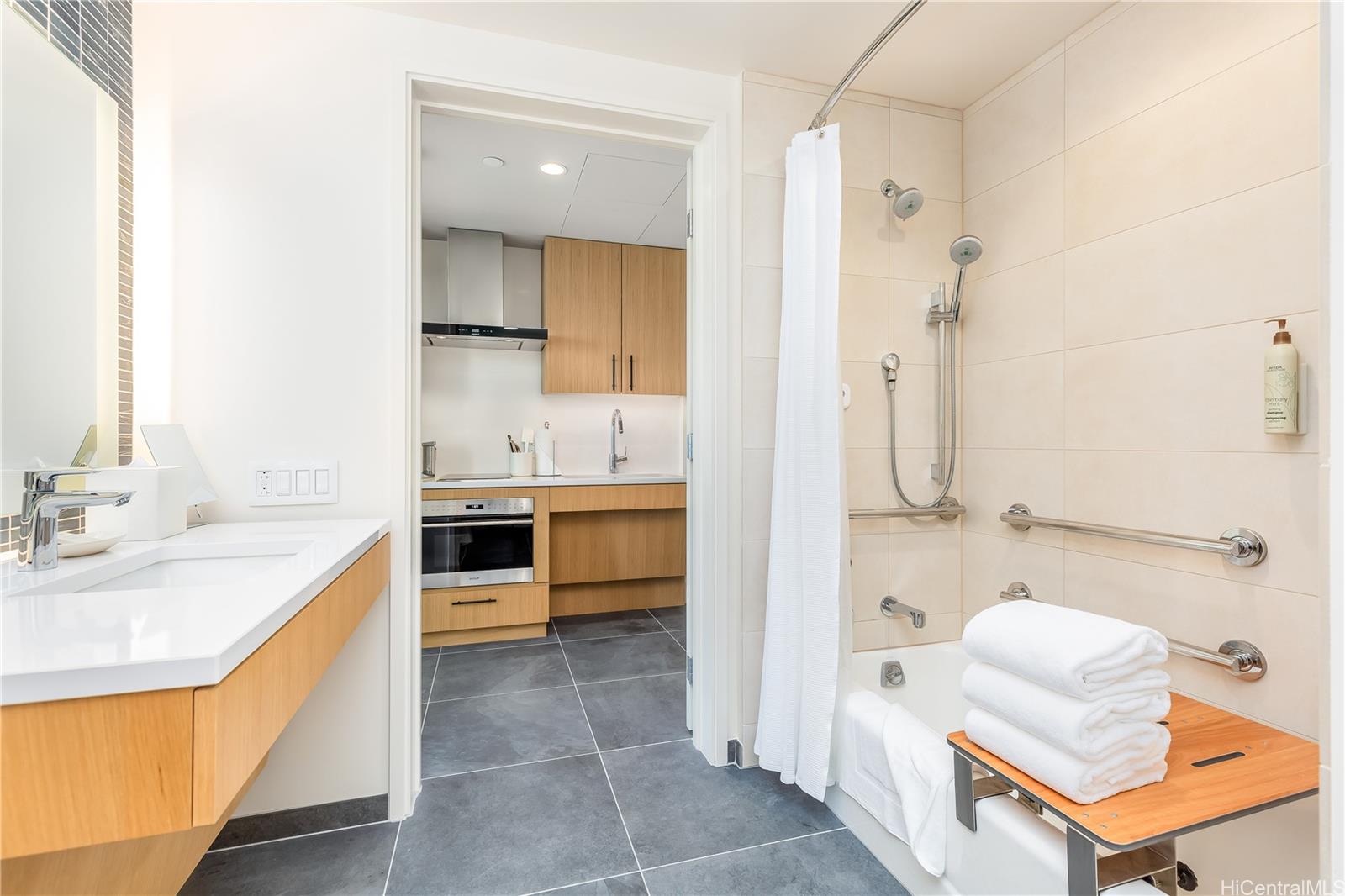 Sky Ala Moana East condo # 3002, Honolulu, Hawaii - photo 12 of 25