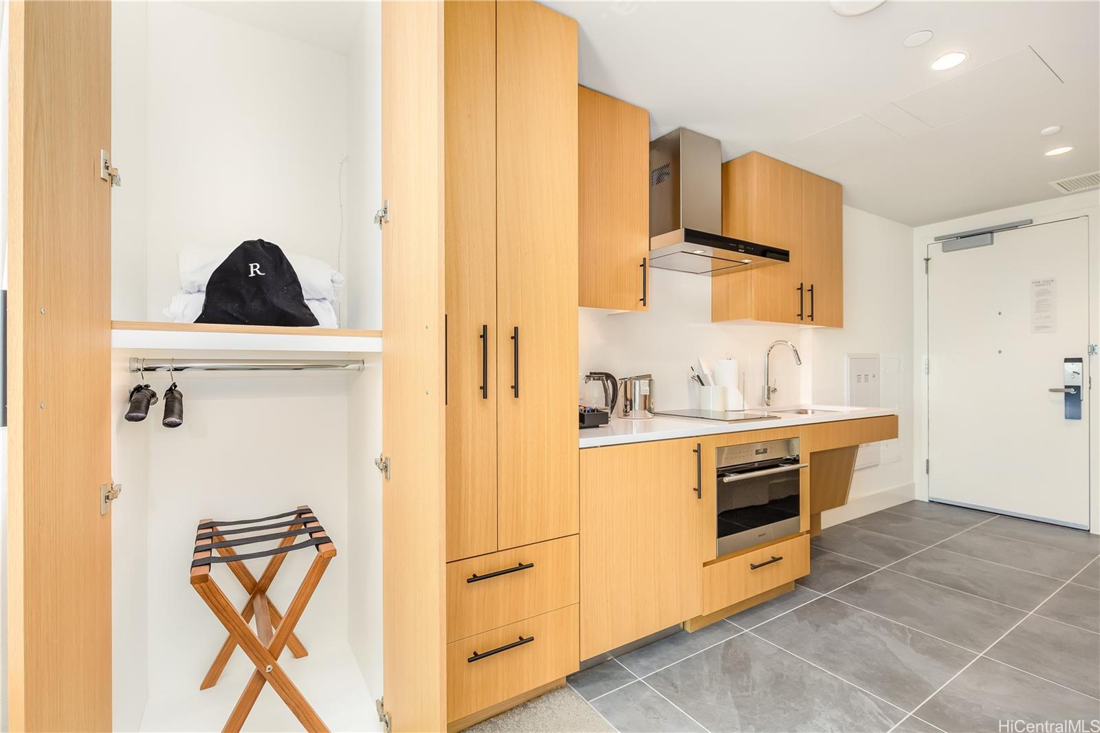 Sky Ala Moana East condo # 3002, Honolulu, Hawaii - photo 7 of 25