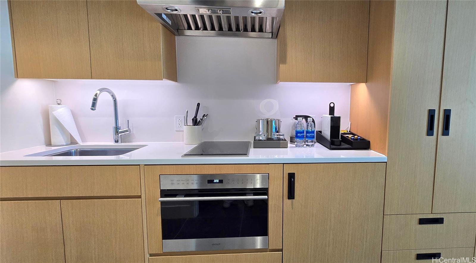 Sky Ala Moana East condo # 3104, Honolulu, Hawaii - photo 4 of 21