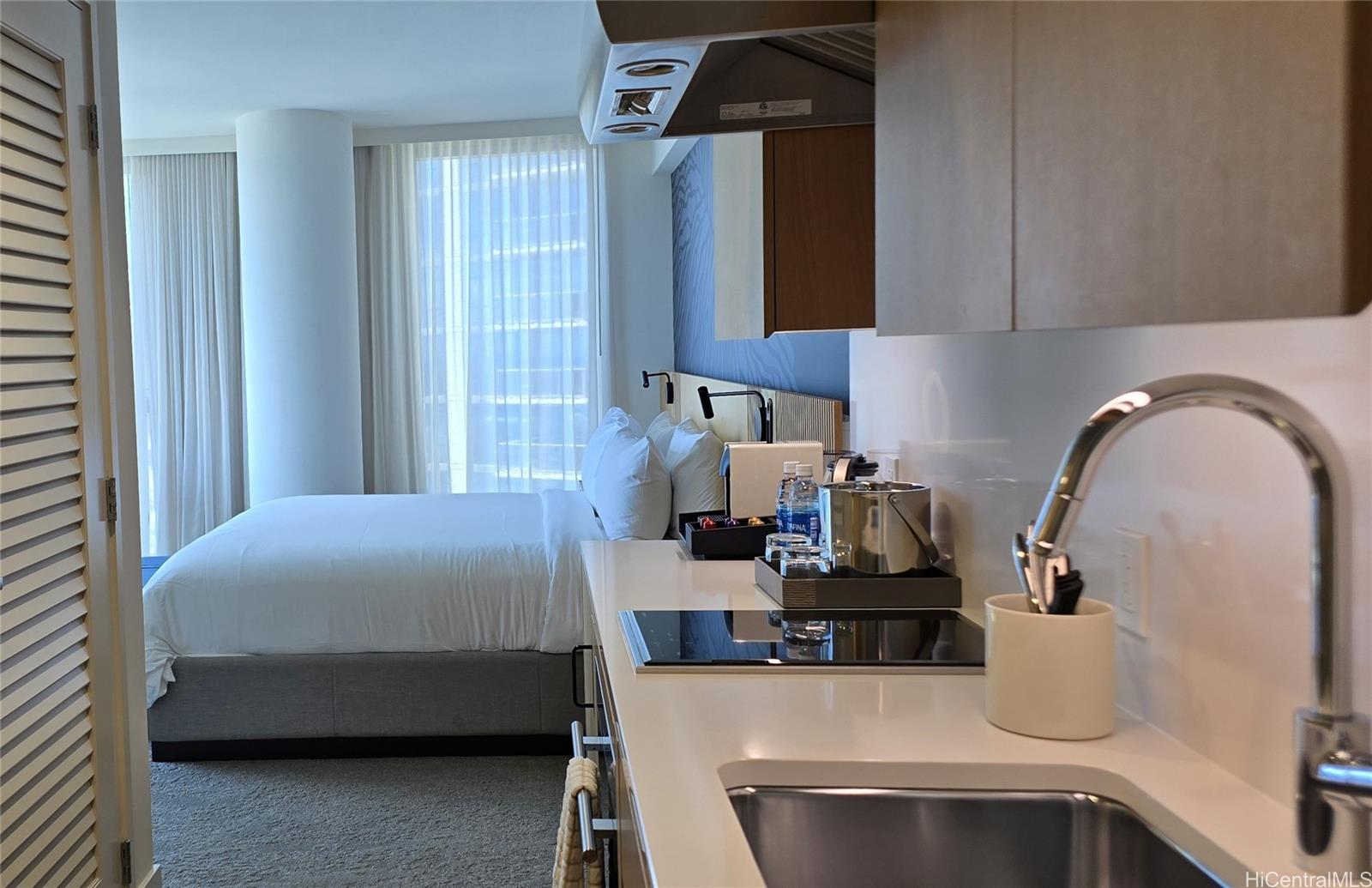 Sky Ala Moana East condo # 3104, Honolulu, Hawaii - photo 7 of 21