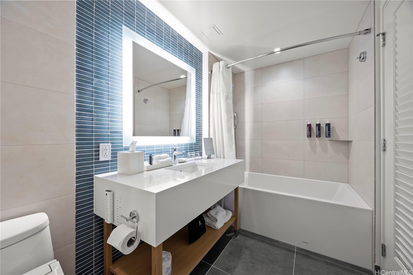 Sky Ala Moana East condo # 3105, Honolulu, Hawaii - photo 11 of 24