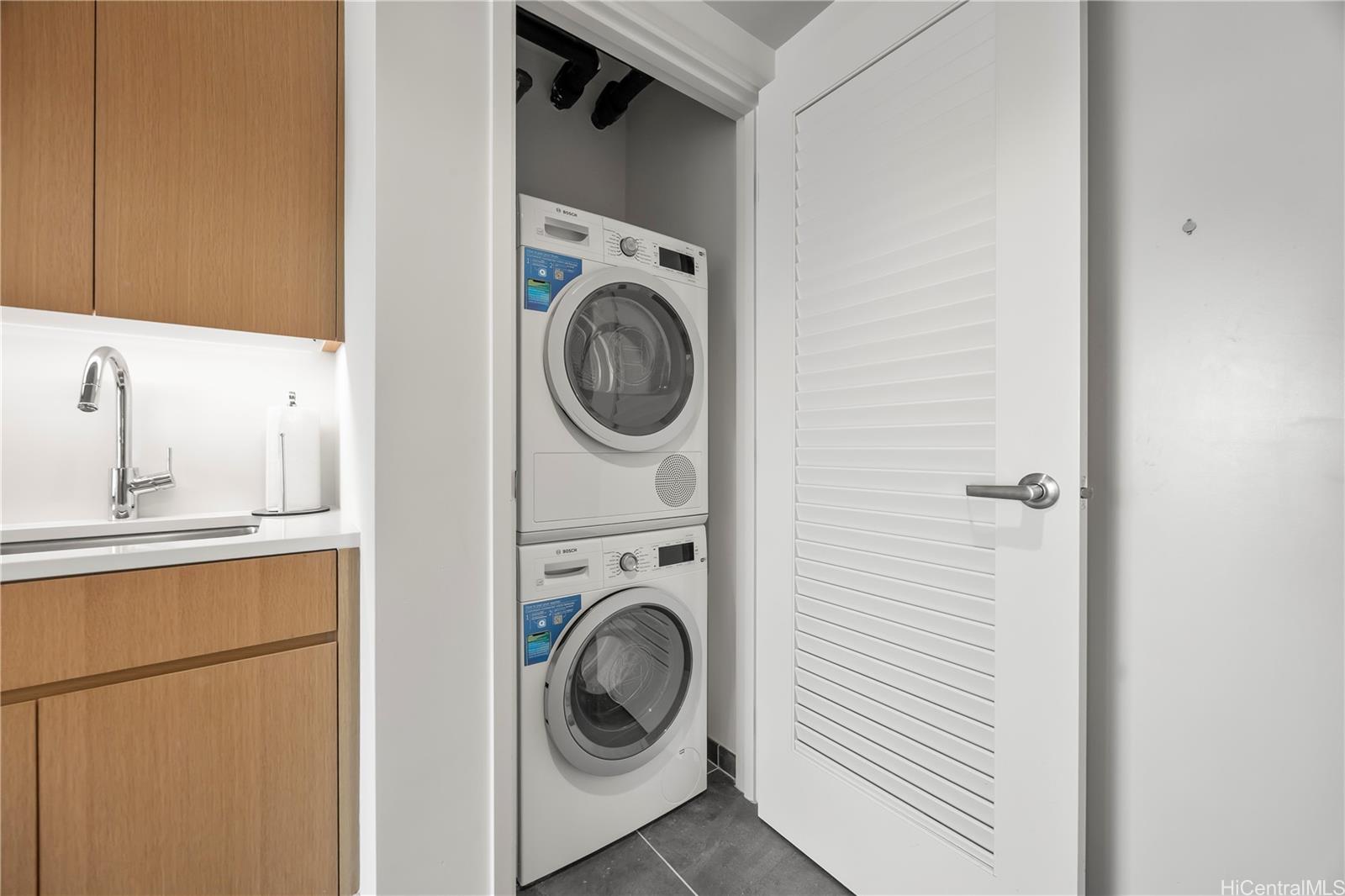 Sky Ala Moana East condo # 3105, Honolulu, Hawaii - photo 5 of 24