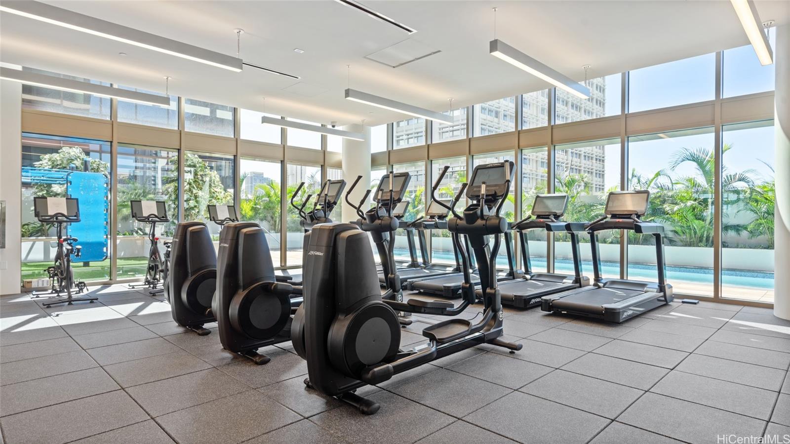 Sky Ala Moana East condo # 3107, Honolulu, Hawaii - photo 5 of 9