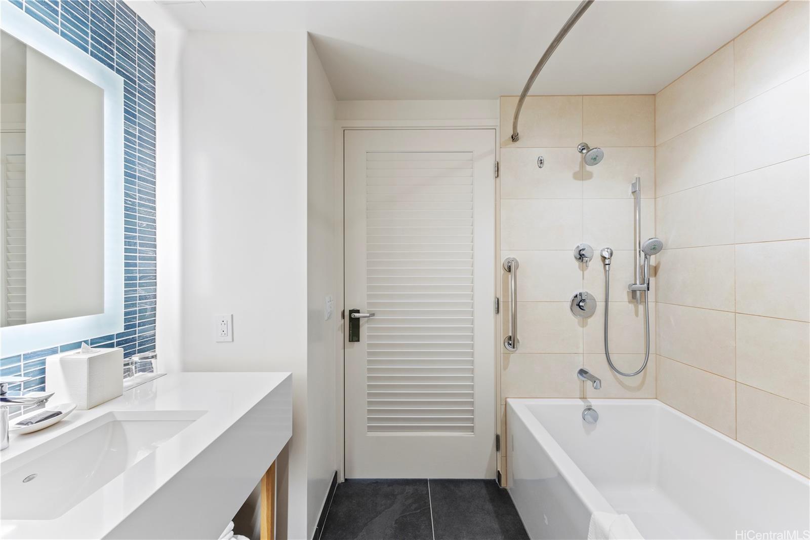 Sky Ala Moana East condo # 3201, Honolulu, Hawaii - photo 16 of 25