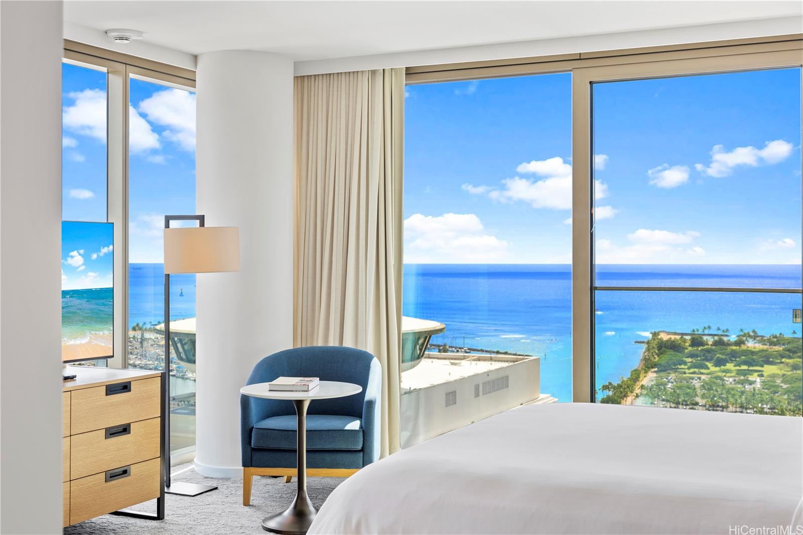 Sky Ala Moana East condo # 3201, Honolulu, Hawaii - photo 5 of 25