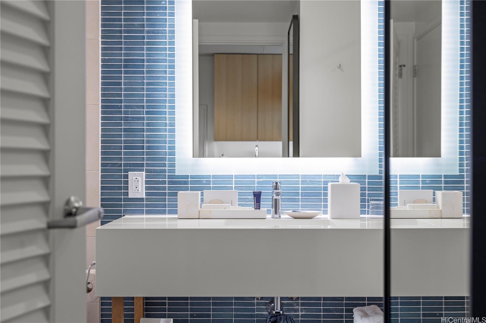 Sky Ala Moana East condo # 3204, Honolulu, Hawaii - photo 19 of 25