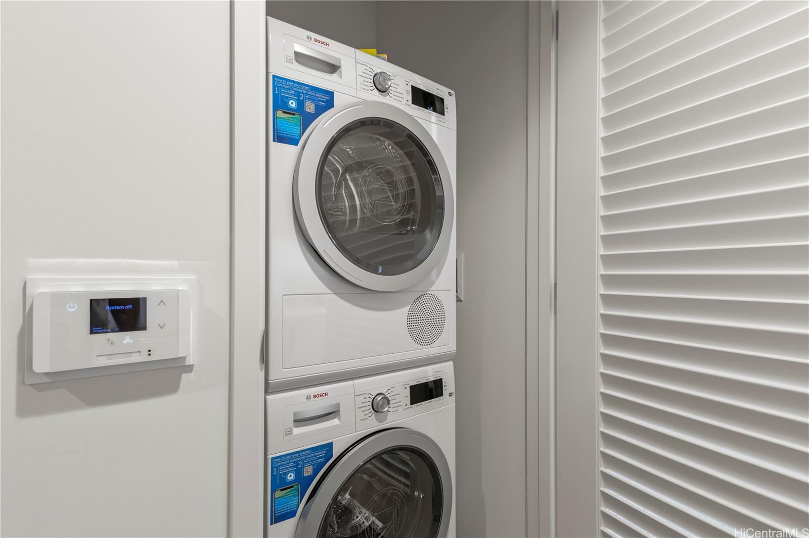 Sky Ala Moana East condo # 3204, Honolulu, Hawaii - photo 8 of 25