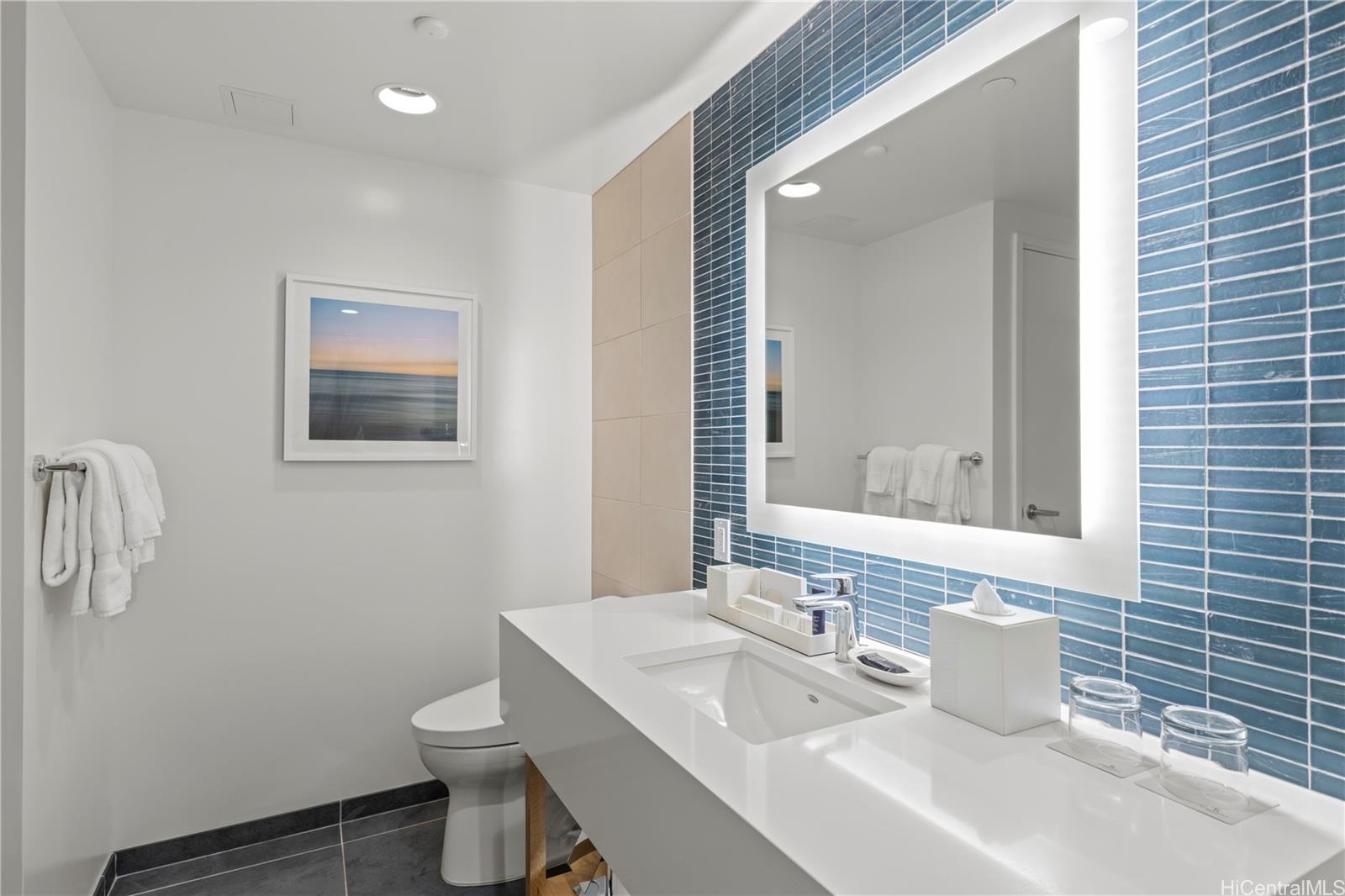 Sky Ala Moana East condo # 3204, Honolulu, Hawaii - photo 10 of 25