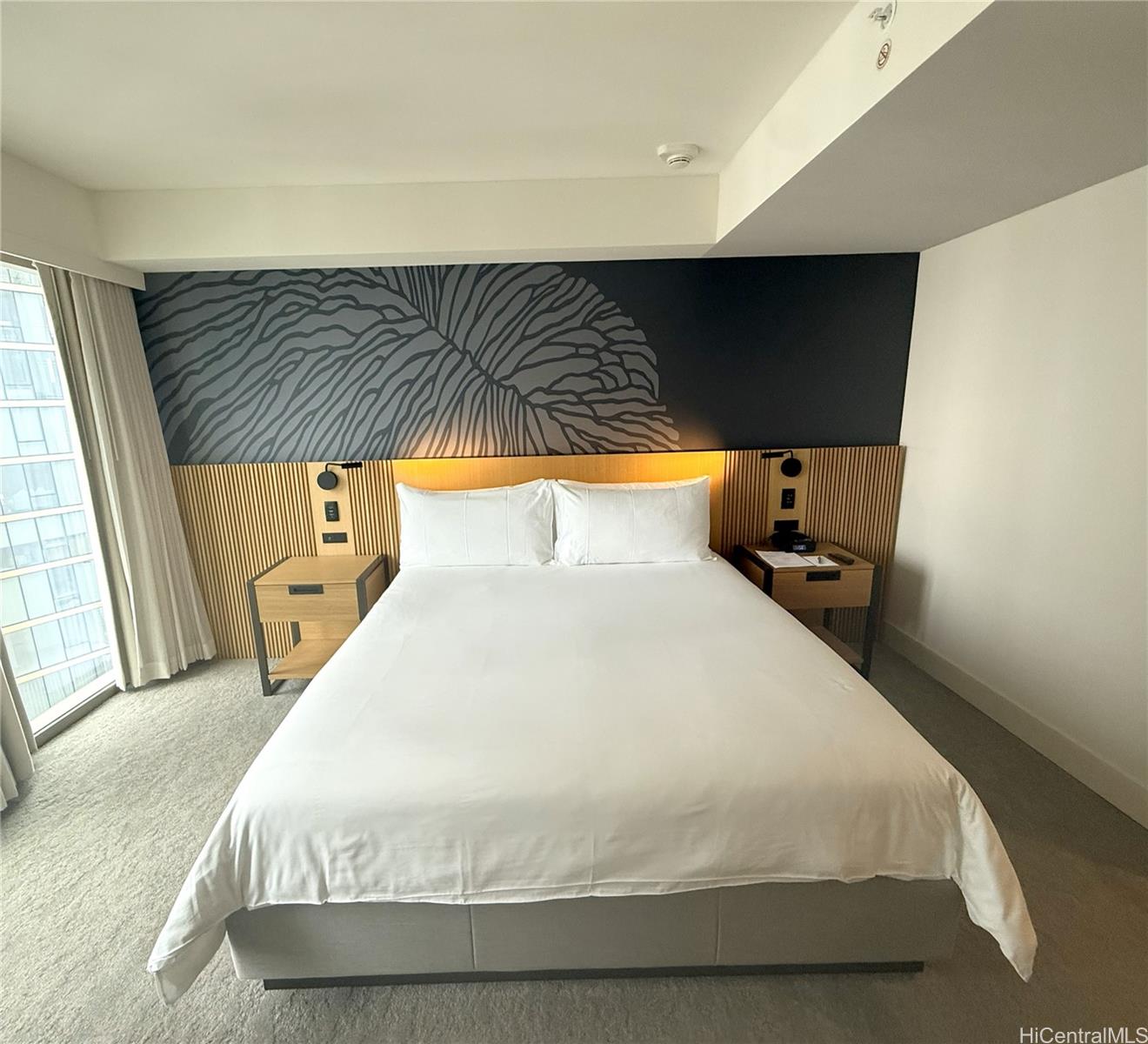 Sky Ala Moana East condo # 3306, Honolulu, Hawaii - photo 2 of 8