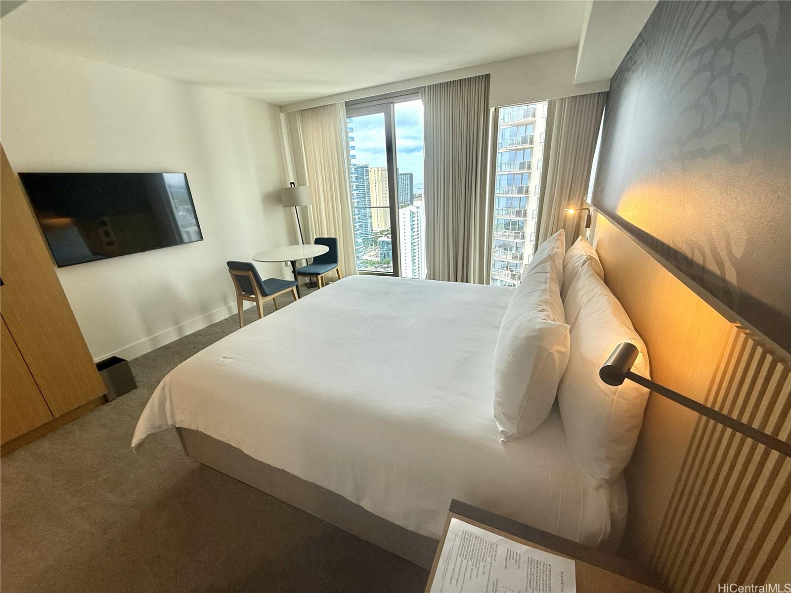 Sky Ala Moana East condo # 3306, Honolulu, Hawaii - photo 4 of 8