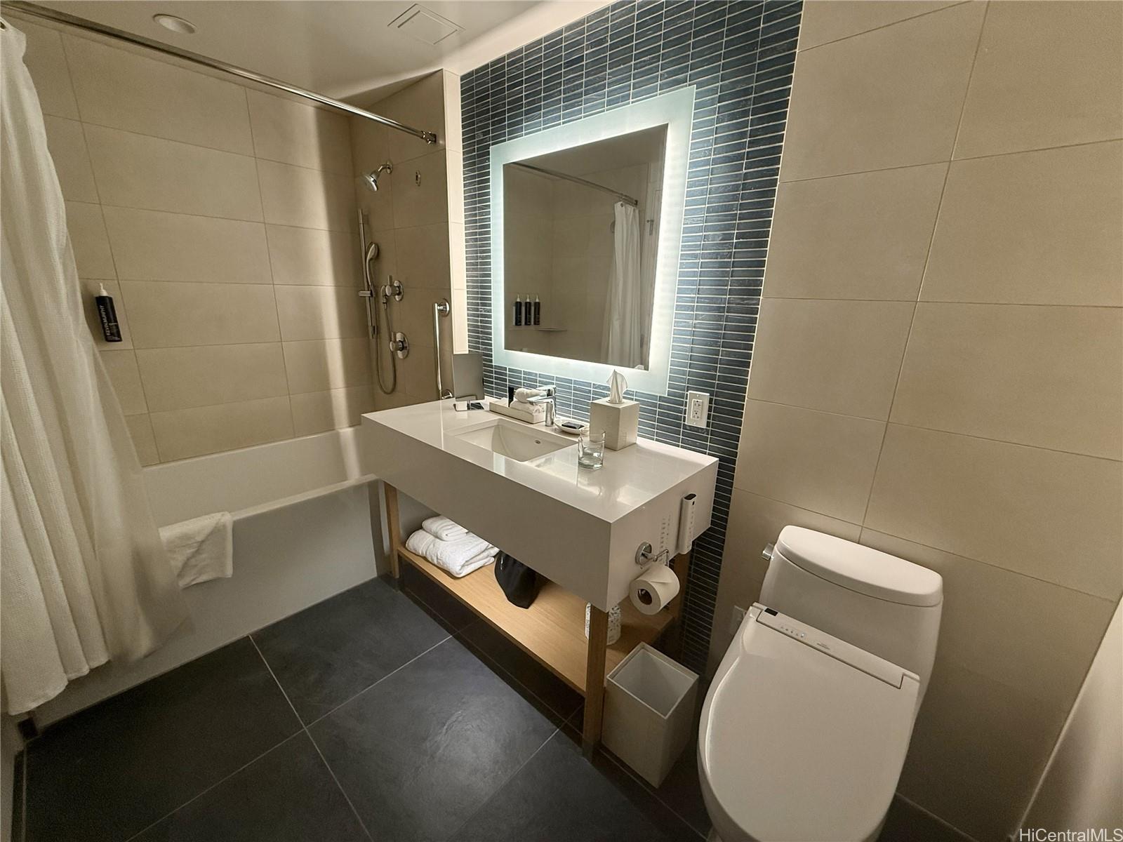 Sky Ala Moana East condo # 3306, Honolulu, Hawaii - photo 5 of 8